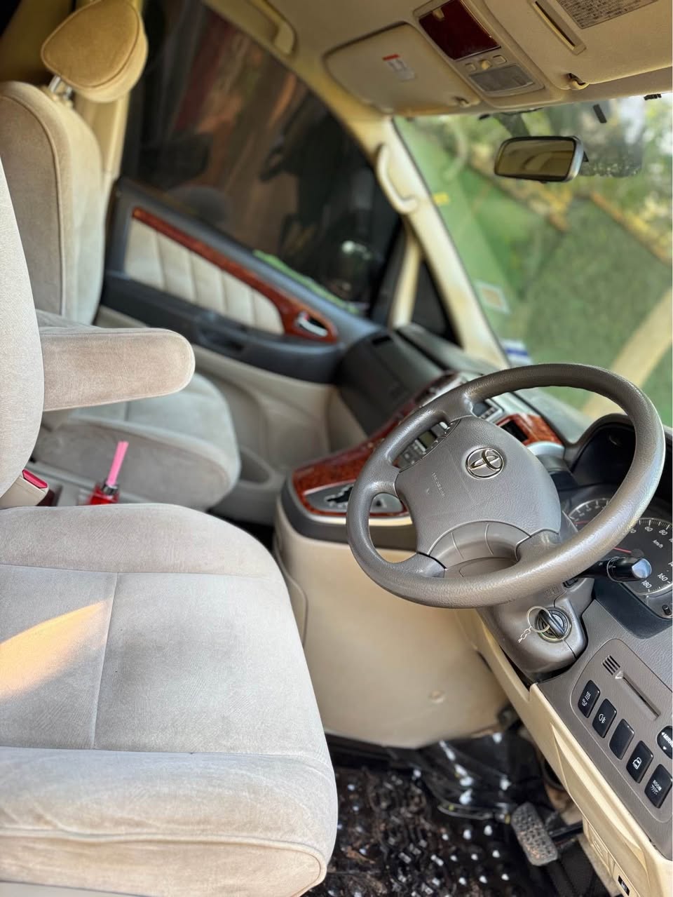 A picture of TOYOTA ALPHARD FOR SALE 21000000