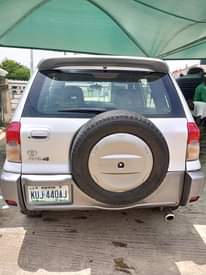 A picture of 2003 Toyota Rav4