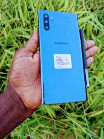 A picture of Samsung Galaxy note 10 plus krek gb256 ram12 net4g