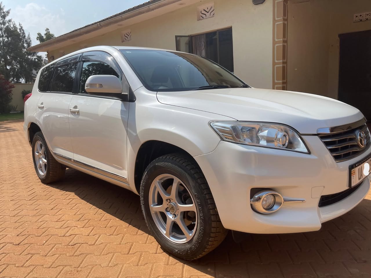 A picture of 2010 Toyota vanguard