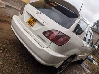 A picture of TOYOTA HARRIER