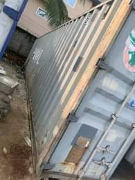 A picture of Containers available for sale 40ft 2 7m 20ft 2 2m