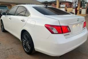 A picture of LEXUS ES 350