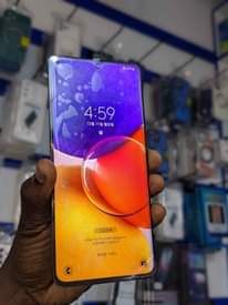 A picture of Galaxy A82