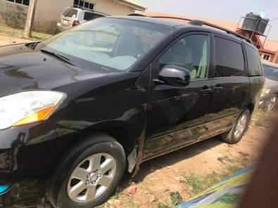 A picture of Neat and perfect sienna used buy and drive Everything perfect