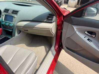 A picture of 2009 camry leather seat reverse camera Enngine silent Gear n