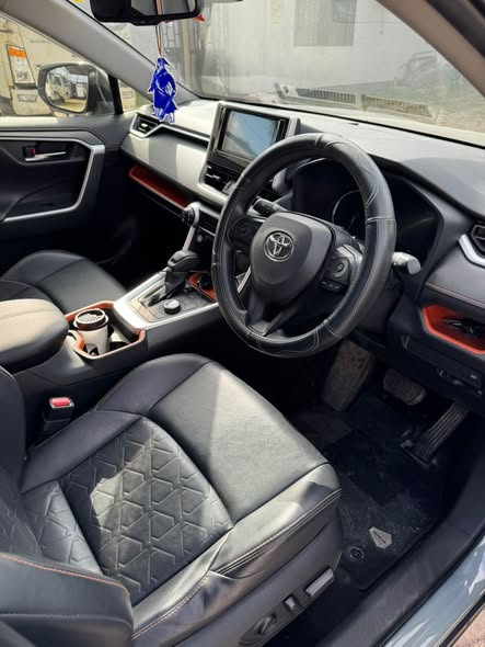 A picture of Toyota rav4