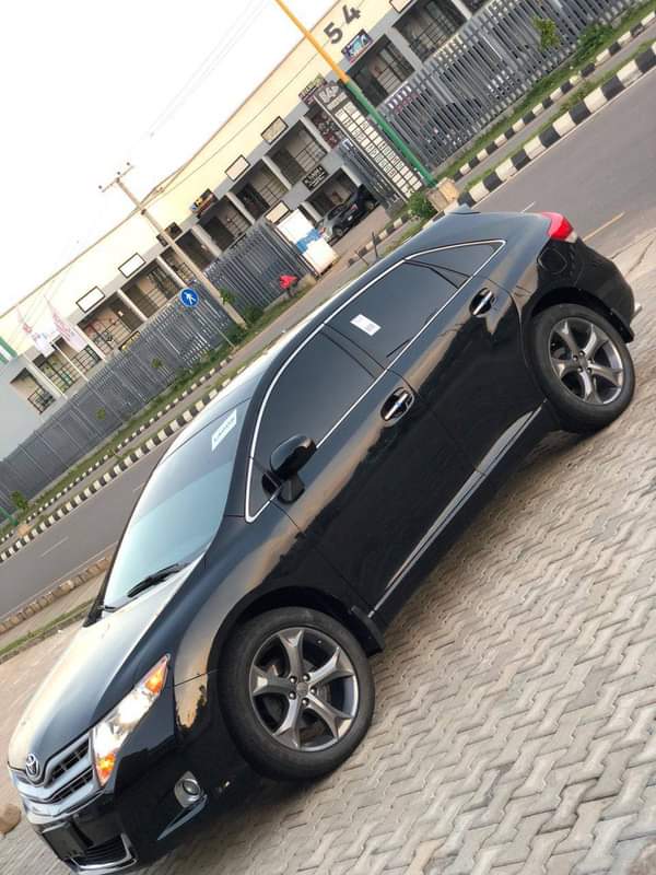 A picture of FOR SALE SUPER CLEAN USED TOYOTA VENZA KEYLESS 2010 MODEL
