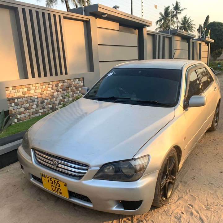 used toyota altezza