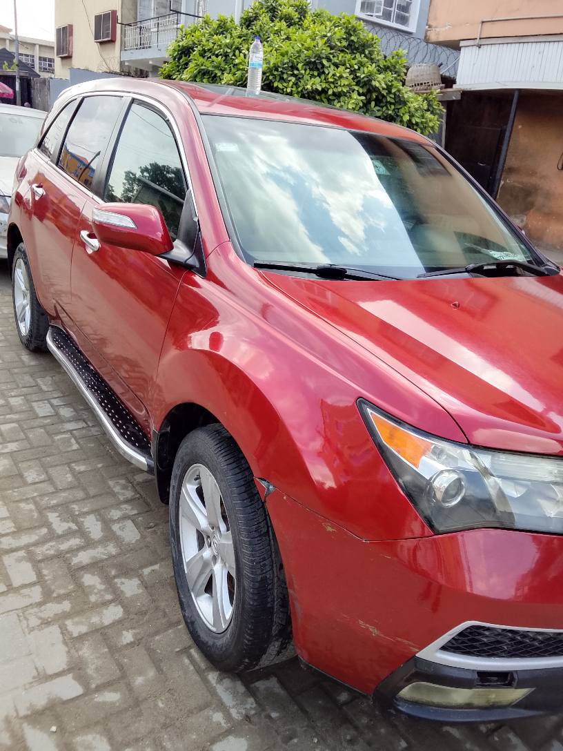 A picture of Accura MDX 2011