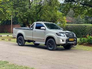 used toyota hilux