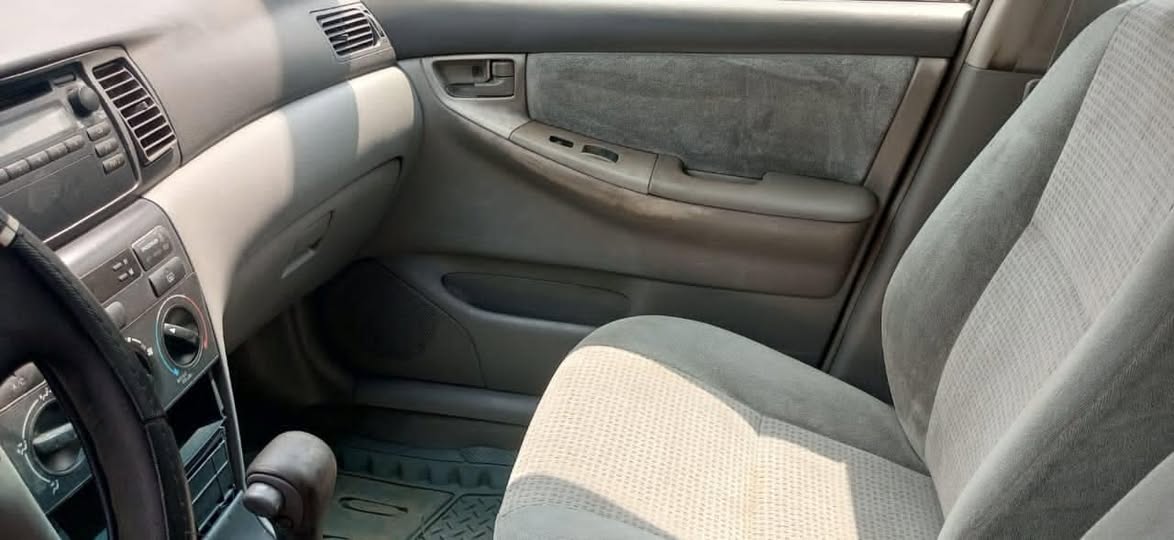 A picture of toyota Corolla model 07 in good condition
