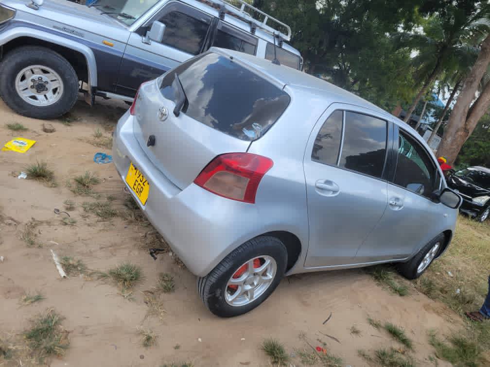 A picture of Vitz new model 10 500 000