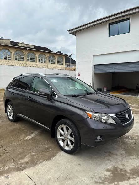 A picture of GIVEAWAY DISTRESS SALE 2010 LEXUS RX350 FULL OPTION FOREIGN USED
