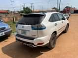 A picture of Lexus 350
