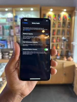 A picture of iPhone xs
