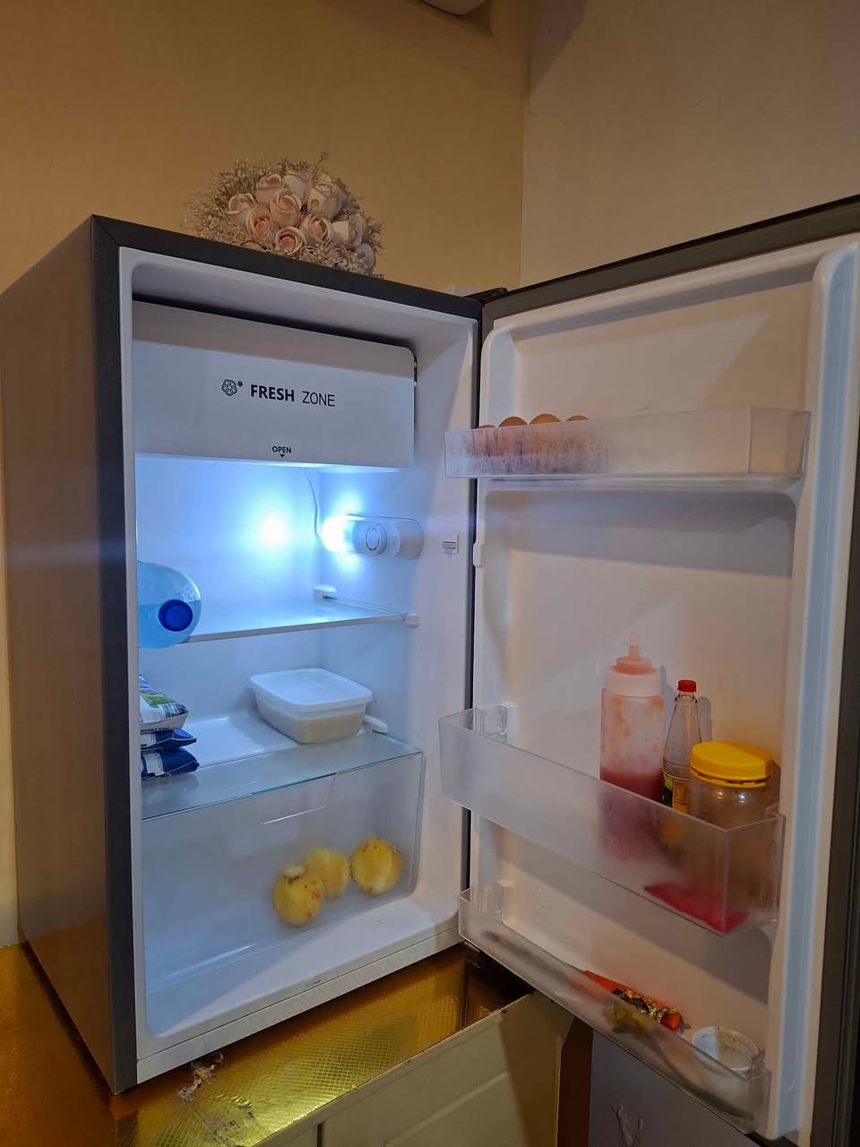 A picture of Hisense 90L Single Door Mini Fridge Compact Refrigerator with A