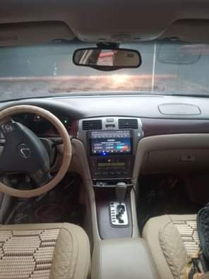 A picture of Lexus es330 2005 model EVERYTHING IS FRESH AND CLEAN Partly
