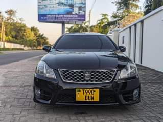 A picture of Toyota crown new model
