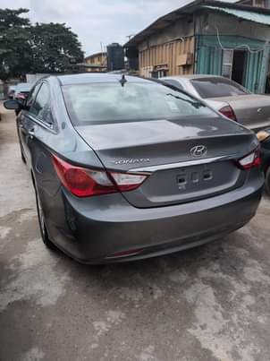 A picture of Toks 2013 Hyundai Sonata