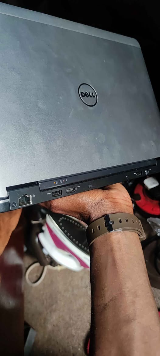 A picture of Dell latitude E7240
