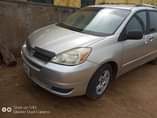 A picture of Toyota Sienna 2004 model for sale Sound engine and gear