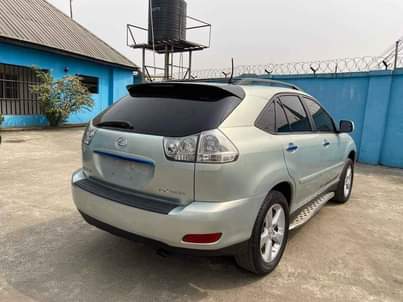 A picture of LEXUS RX350