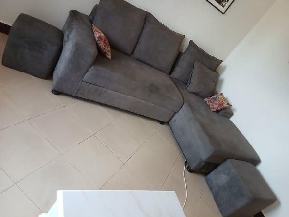 A picture of House hold items