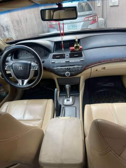 A picture of Very clean and sharp crosstour 2012