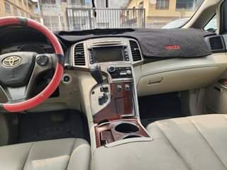 A picture of TOYOTA VENZA 2010