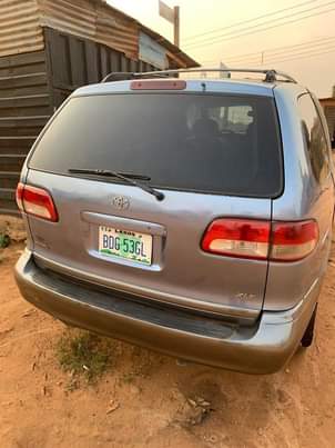 A picture of TOYOTA SIENNA 2003 09016447983 08079673869