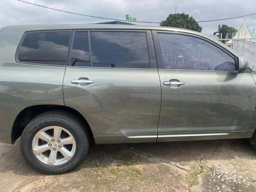 A picture of Distress distress distress Serious buyer only Tokunbo 2009 Toyota Highlander