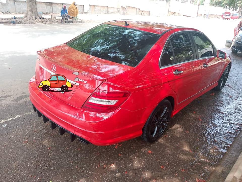 A picture of Mercedes Benz c300 2011 model