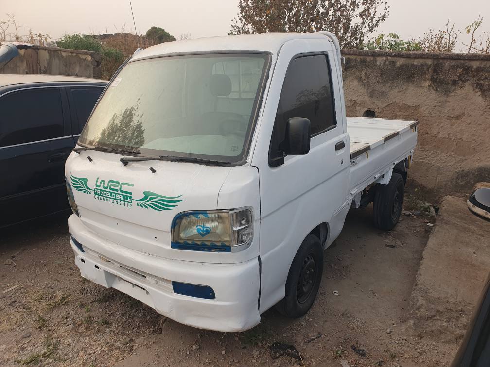 A picture of Hijet Daihatsu with injector engine working perfectly with sound engine