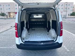 A picture of Hyundai H1 delivary van 2018 watsapp 0551513562