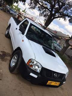 used nissan np300