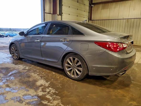 A picture of Hyundai sonata 2012 Full option