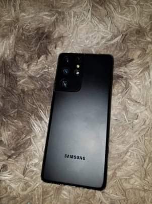 A picture of Samsung S21 uttra 5G