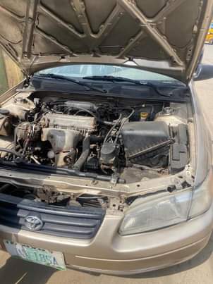 A picture of Toyota Camry drop light