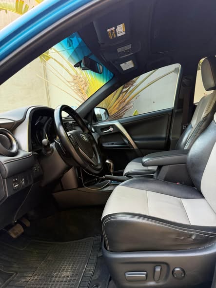 A picture of Toyota Rav4 2016