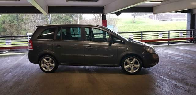 A picture of 2010 VAUXHALL ZAFIRA