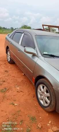 A picture of 2004 Toyota Avalon Le