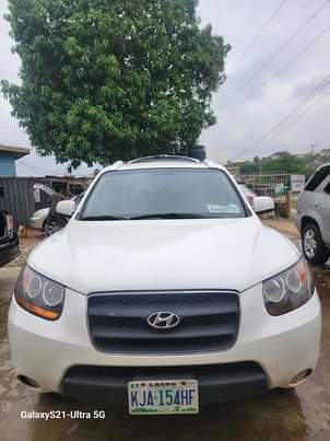 A picture of 3ROW SEATS 2007 HYUNDAI SANTAFE