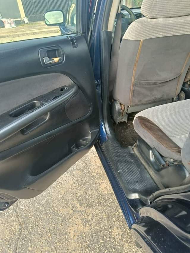 A picture of 2005 Honda Stream 3 row seat engine gear ac working