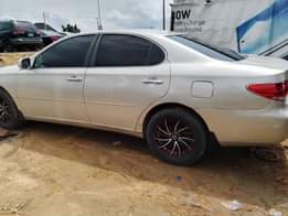 A picture of Toyota ES330 Buy and drive Everything working Engine AC chilling