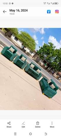 A picture of Sofa mpya zakisasa 160000 usafiri bure ndani ya dar unalipia