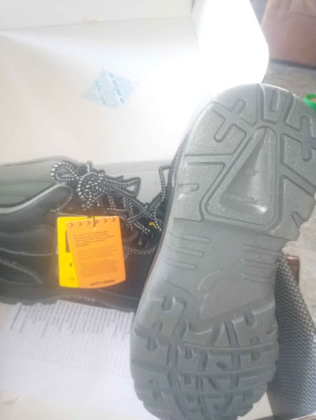 A picture of Safety boots