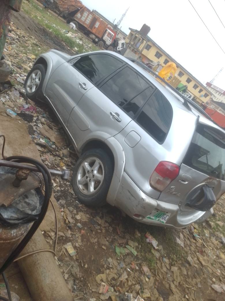 A picture of 2003 model Toyota RAV4 neatly used 2 5m Egbeda Lagos