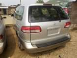 A picture of Toyota sienna 2000
