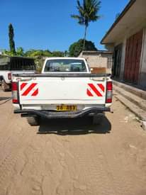 A picture of NISSAN HARDBODY